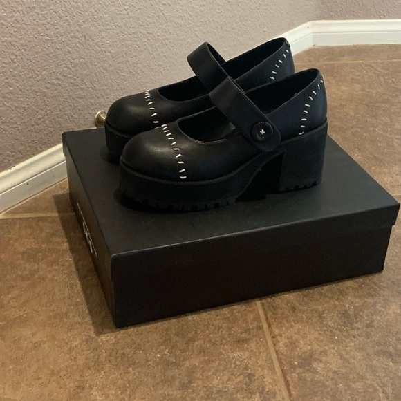 All Sewn Up Platform Mary Janes - Picture 2 of 5